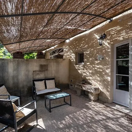 De La Feniere Mas Medaille Apartment Arles